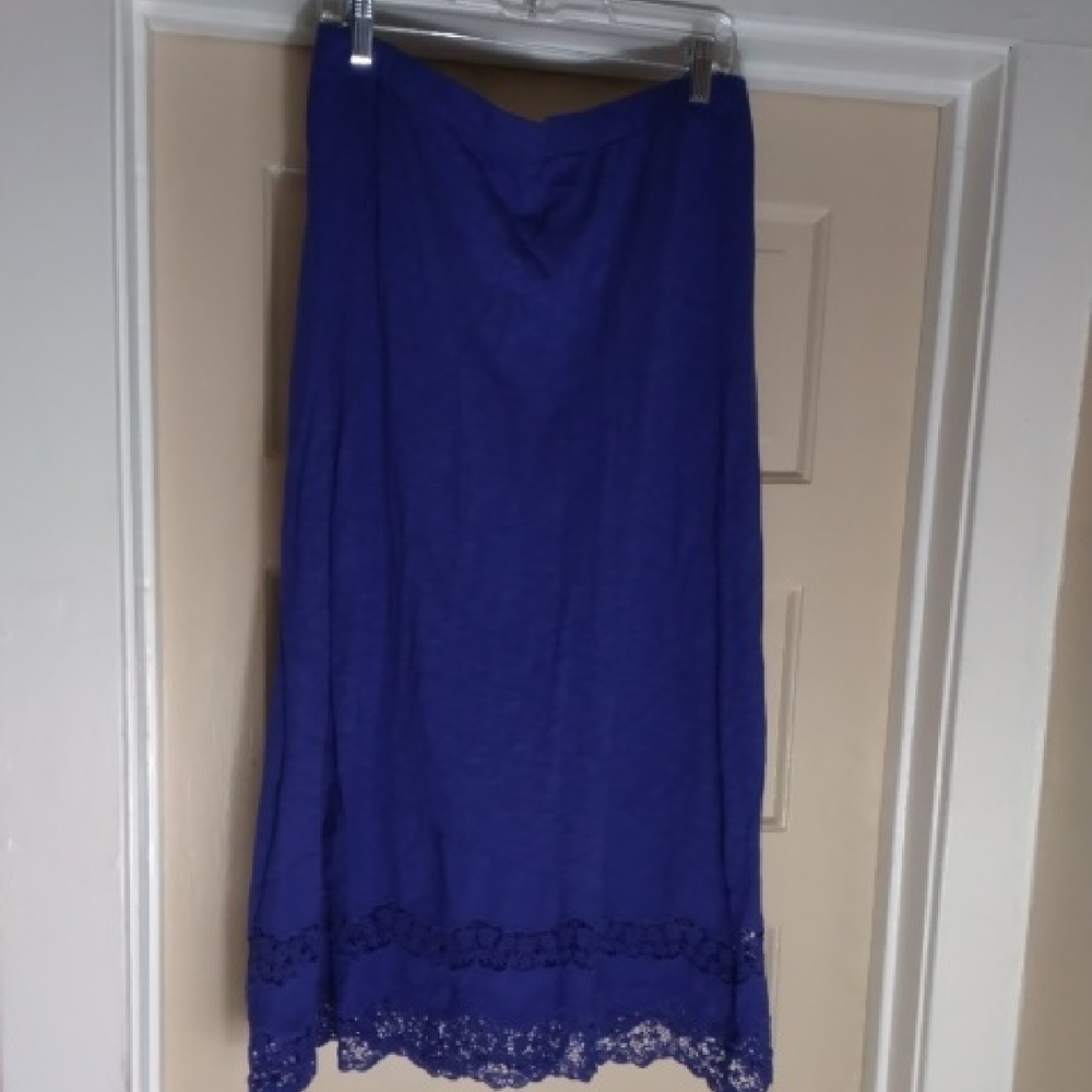 Elegant Blue Lace Hem Skirt